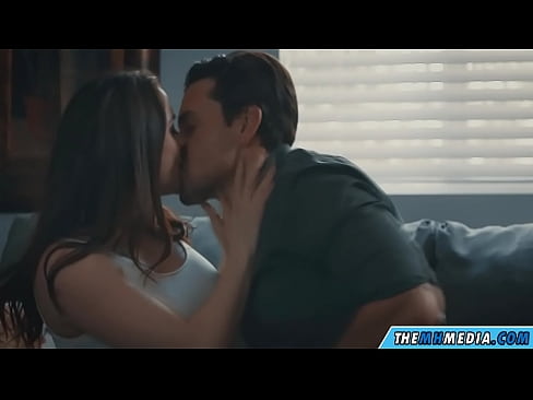 ❤️ Sexo romântico com uma boa mãe mocinha ️ Porno bonito em nós ❌❤